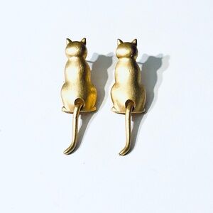 Vintage Signed JJ Jonette Jewelry Cat With Moving Tail Earrings in Gold Tone